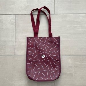 NEW Lululemon 2023 Holiday Edition Small Burgandy Logo Reusable Tote Bag